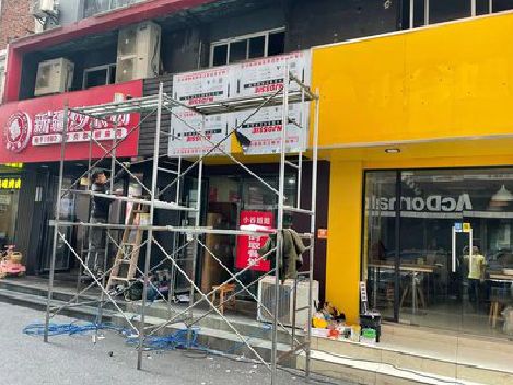 监利制作广告招牌如何避免它发黄？